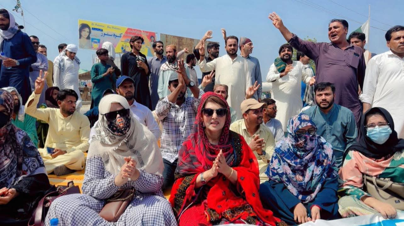 IBA Test-Passed Teachers Stage Sit-in at Babarlo Bypass